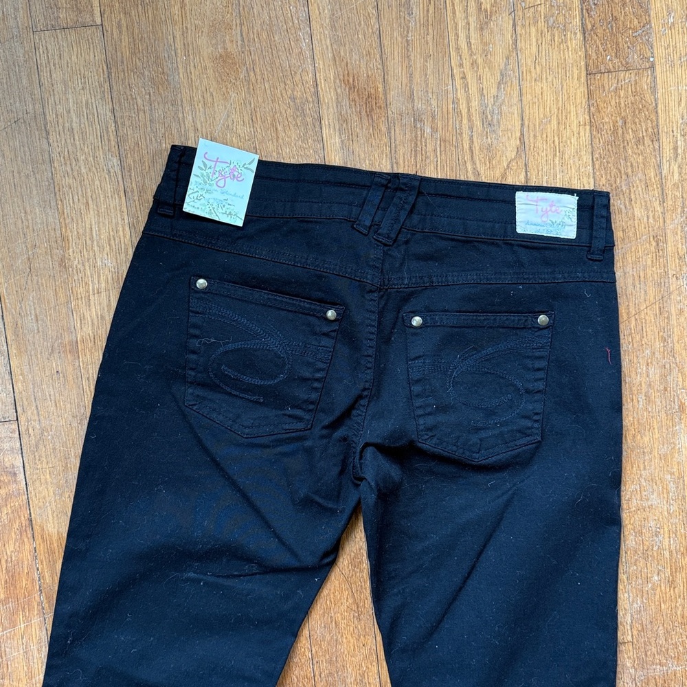 Tyte Black Flared Pants - Picture 6 of 6